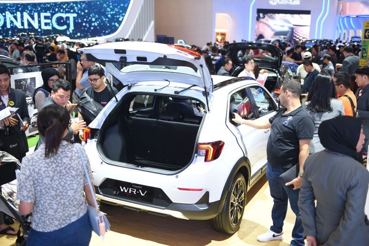 otomotif, kendaraan listrik, Pengamat otomotif, Jepang, Korea Selatan, jepang, pengamat otomotif, mobil china, industri otomotif, Menuju Era Elektrifikasi, Produsen Mobil Konvensional di Persimpangan