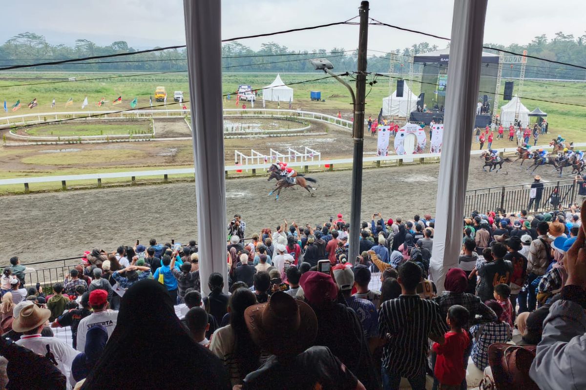 Pacuan Kuda Tegalwaton, Pacuan Kuda di Tegalwaton Semarang Jadi Wahana Wisata Keluarga Jelang Ramadhan