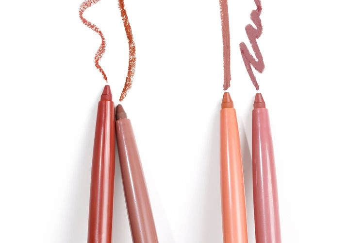 rekomendasi lip liner, 9 Rekomendasi Lip Liner untuk Mempertegas Bentuk Bibir, Bantu Lipstik Tahan Lama, 1. Buttonscarves Beauty Round The Clock Twist Lip Liner, 2. FOCALLURE Fuller Sculpt Lip Liner &amp; Lipstick 2-in-1, 3. ESQA Cool Edge Lip Blur, 4. BLP Lip Liner, 5. MOP Lip Sculptor , 6. ARTISANPRO - Pro Dessiner Waterproof Matteliner (Eyeliner &amp; Lip Liner), 7. Make Over Lip Amplify Contour Liner , 8. KIKO Milano Ever Lasting Colour Precision Lip Liner , 9. Luxcrime Ultra Smooth Lip Liner 