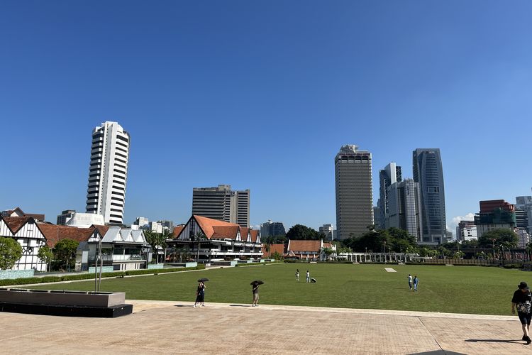 dataran merdeka kl, wisata malaysia kuala lumpur, dataran merdeka malaysia, wisata dataran merdeka malaysia, dataran merdeka di malaysia, Malaysia Punya Jam Raksasa, Mirip Big Ben di Inggris