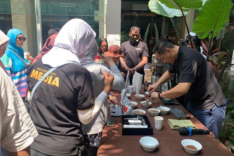 Begini Cara Barista Menilai Kualitas Kopi Lewat Coffee Cupping