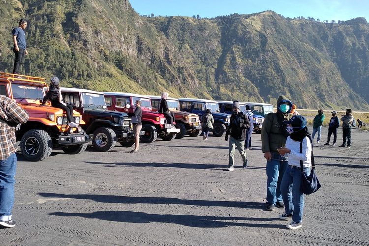 wisata, Gunung Bromo, Dinas Pariwisata, Pemda, Kecelakaan di Bromo: Pemda Diminta Benahi Kelayakan Jip Wisata Tua