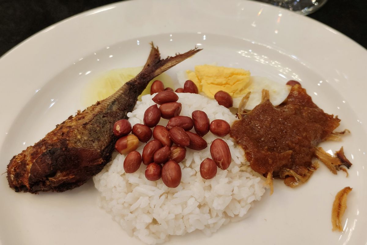 nasi lemak, cara membuat nasi lemak, sambal nasi lemak, cara membuat sambal nasi lemak simple, nasi lemak recipe, Cara Membuat Sambal Terasi Khas Malaysia, Teman Makan Nasi Lemak
