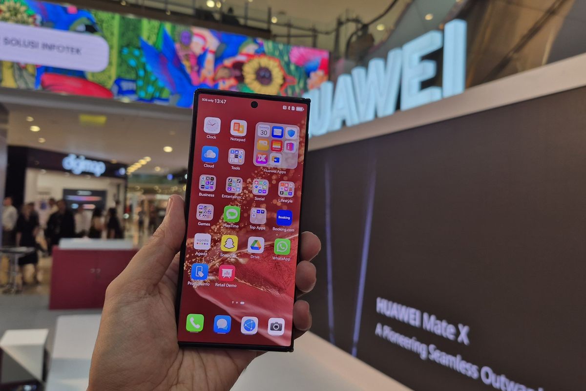 Huawei, smartphone, Huawei Mate XT Ultimate, Smartphone, huawei, HP lipat, hp lipat huawei, hp lipat tiga, hp lipat tiga huawei, hp lipat tiga huawei terbaru, Video: Hands-on HP Lipat Tiga Huawei Mate XT Ultimate