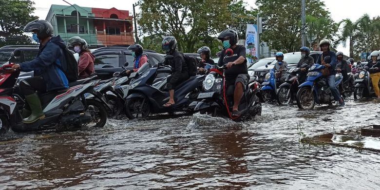 banjir, CVT motor matik, CVT Motor Matik Rentan Rusak Saat Menerobos Banjir