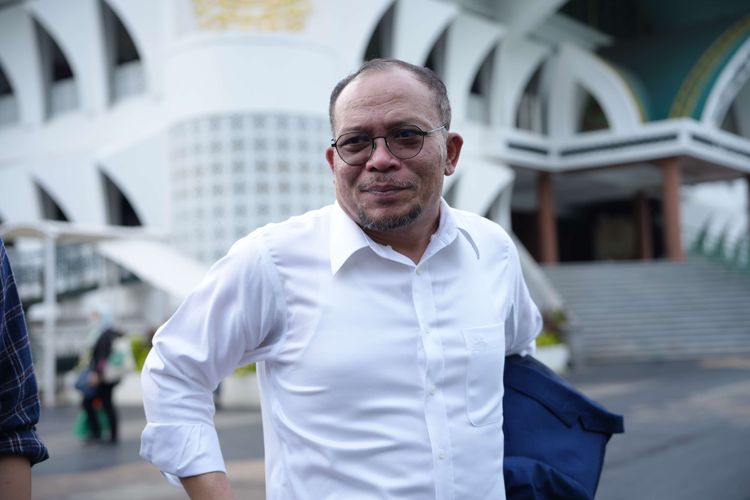 Joko Widodo, Kejagung, Menteri era Jokowi, Nadiem Makarim, Yaqut Cholil Qoumas, Hanif Dhakiri, Ida Fauziyah, Menteri Era Jokowi, Nadiem Dicegah Keluar Negeri, Ini Deretan Menteri Era Jokowi yang Masih Diusut Kejagung dan KPK