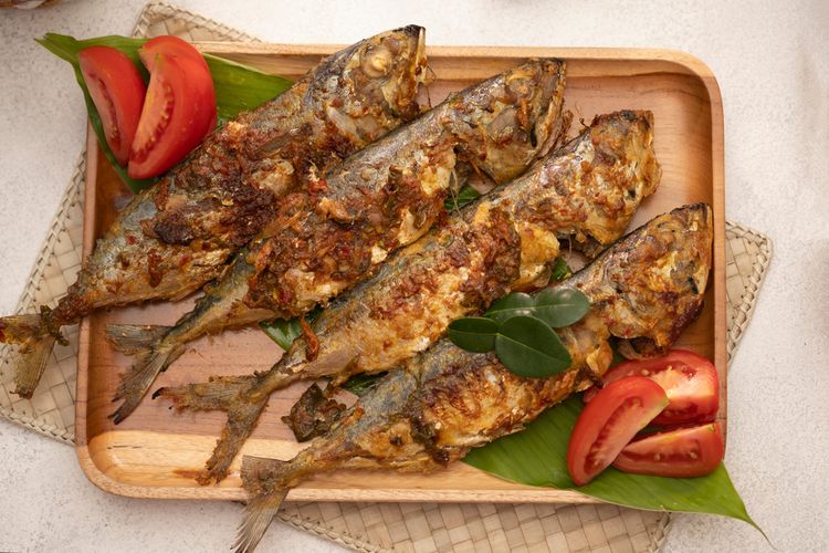 cara sehat memasak ikan, masak ikan tanpa minyak, teknik memasak rendah lemak, ikan untuk diet sehat, cara memasak ikan rendah kalori, Apa Cara Paling Sehat untuk Masak Ikan agar Gizinya Maksimal?, Mengapa Ikan Sangat Sehat, Mengukus dan Merebus: Metode Paling Sehat, Membakar dan Memanggang di Oven, Menggoreng: Pilihan Terburuk untuk Kandungan Gizi, Memasak dengan Microwave, Teknik Sous Vide: Favorit Pecinta Kuliner Sehat, Metode Terbaik Masak Ikan yang Menyehatkan