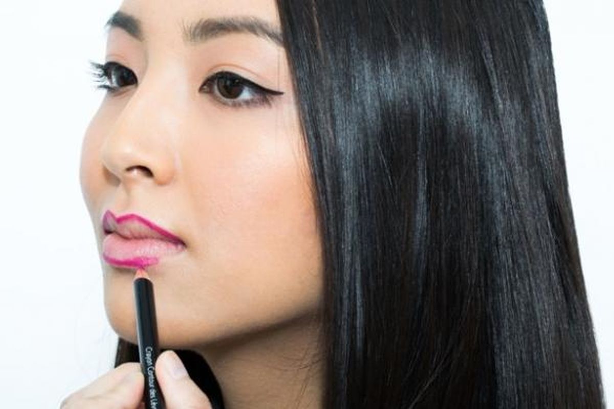 lip liner, double lip liner, cara membuat bibir tampak penuh, cara memakai lip liner, tips bibir plumpy, cara membuat bibir lebih bervolume, Cara Membuat Double Lip Liner untuk Bibir Tampak Penuh dan Terdefinisi