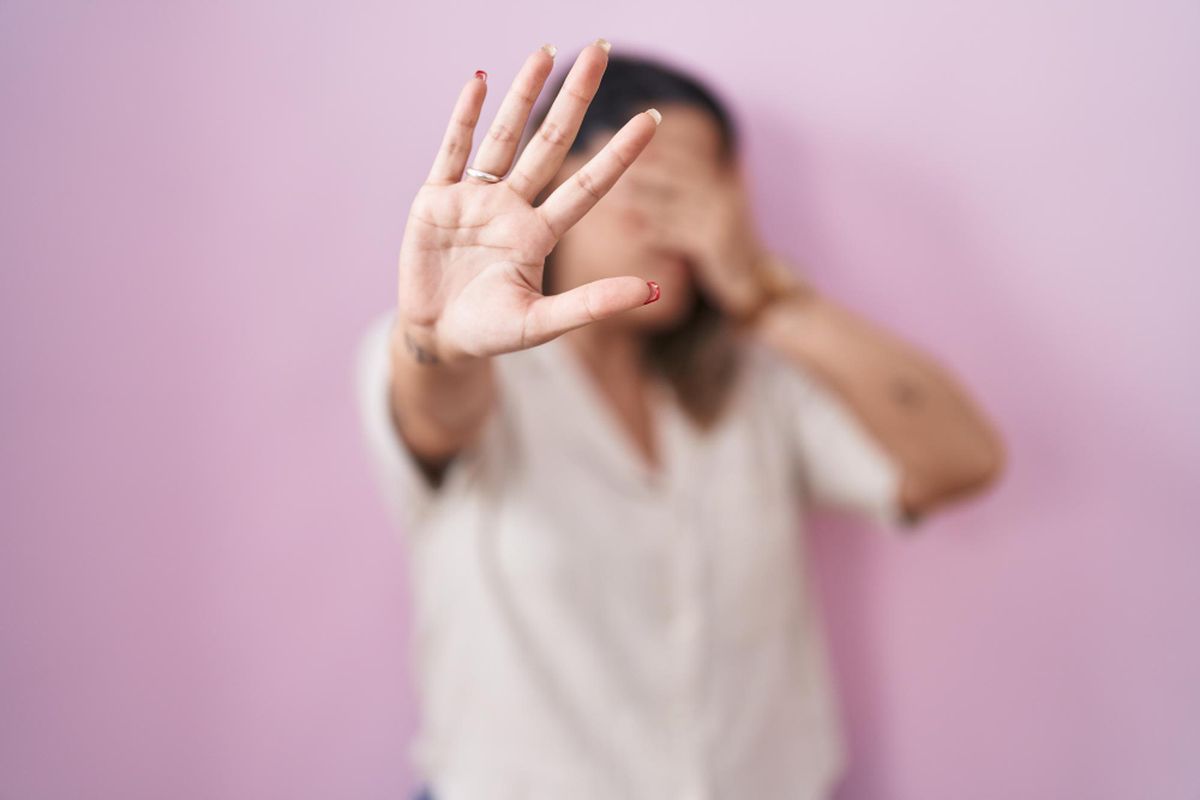 Mohan Hazian, victim blaming, pelecehan seksual, Budaya Victim Blaming, Mengapa Korban Pelecehan Seksual Justru Disalahkan?, Victim blaming dan tekanan norma sosial, Patriarki dan cara pandang gender, Trauma korban dan luka psikologis, Membangun narasi yang lebih sehat