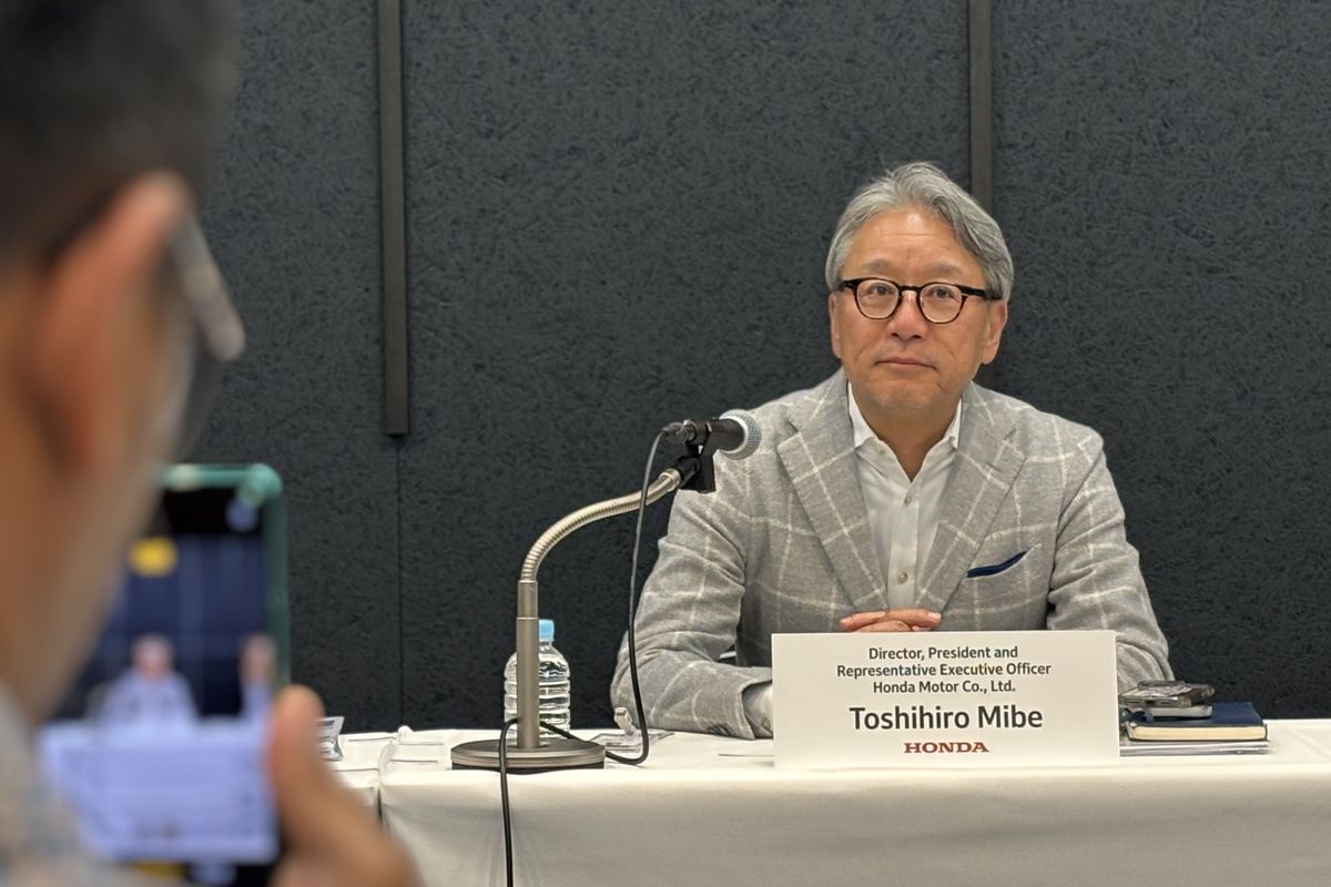Toshihiro Mibe, Japan Mobility Show 2025, Honda EV, carbon neutrality, Honda Tepis Isu Perlambatan EV Lewat Deretan Mobil Listrik di JMS 2025