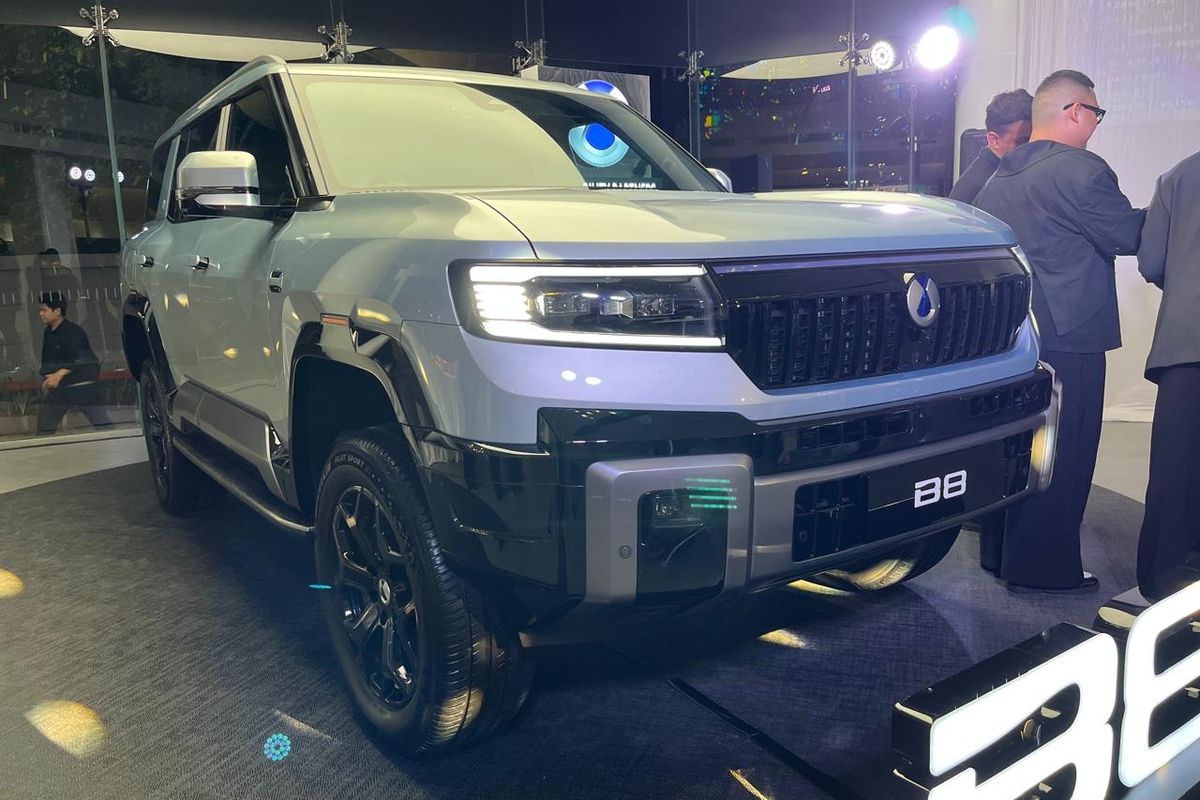 Denza, Denza B8, SUV premium, Denza B8 Dipamerkan di Diler, Sudah Bisa Dipesan?