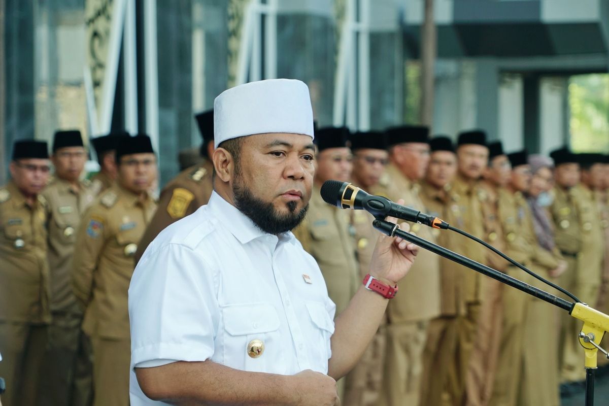 Gubernur Bengkulu, Helmi Hasan, Korupsi Mega Mall, Kejaksaan Tinggi Bengkulu, korupsi mega mall, korupsi kebocoran PAD, Gubernur Bengkulu Helmi Hasan Diperiksa Kejaksaan dalam Kasus Korupsi Kebocoran PAD, Apa Perannya?