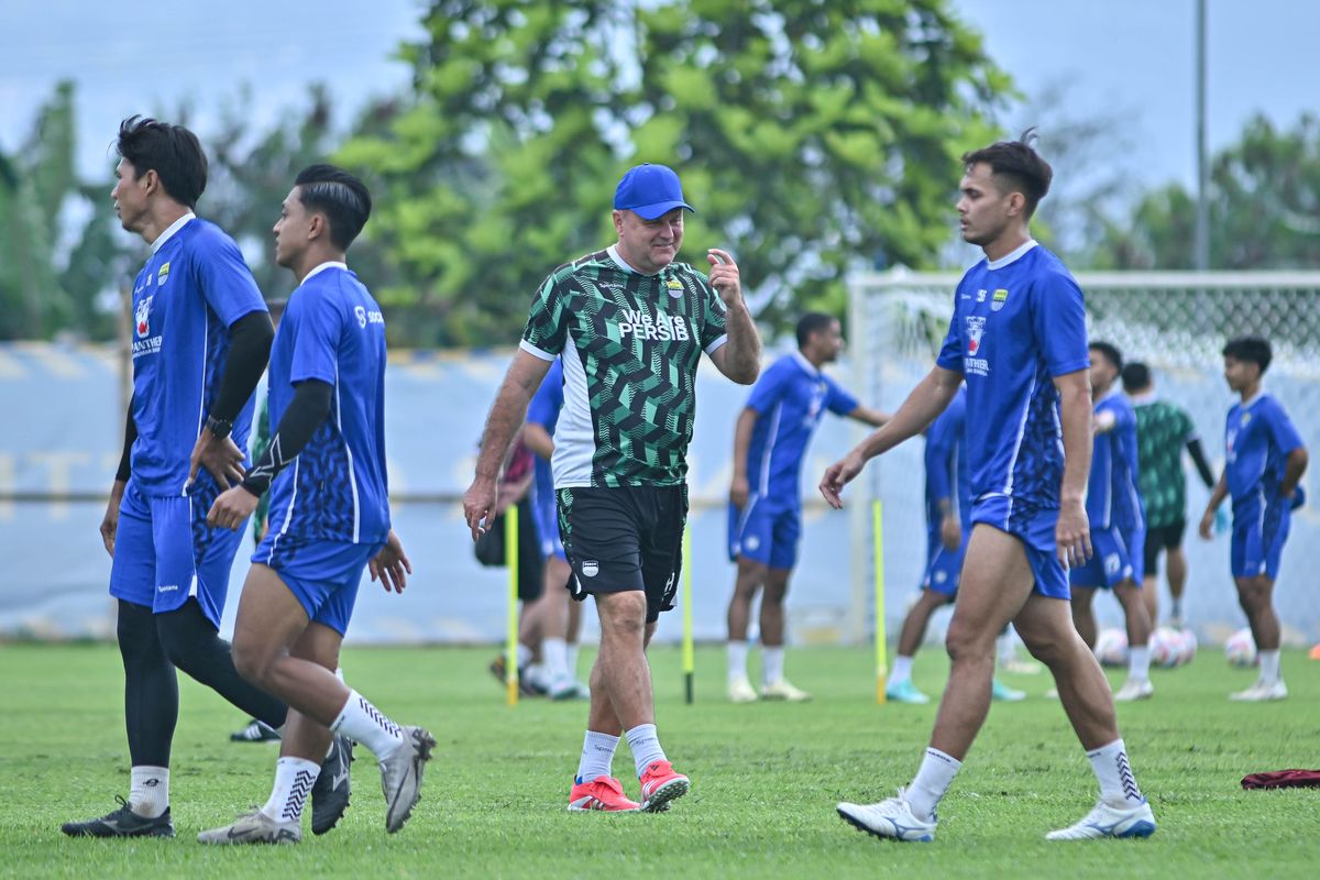 Super League 2025-2026, I.League, Persib, Bojan Hodak, Timnas Indonesia, Ramon Tanque, Persib Bandung, Respons Pelatih Persib Terkait Perubahan Regulasi Pemain Asing Super League