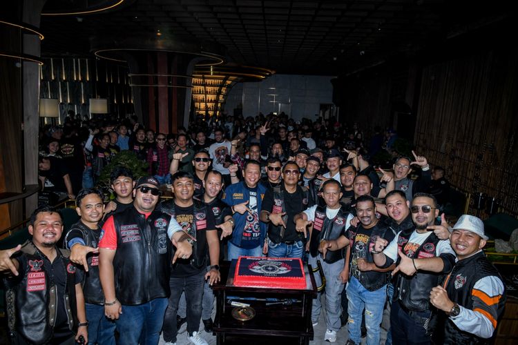 Komunitas, otomotif, komunitas, moge, kendaraan bermotor, Ribuan Moge Padati Senayan, Motor Besar Indonesia Rayakan HUT ke-7