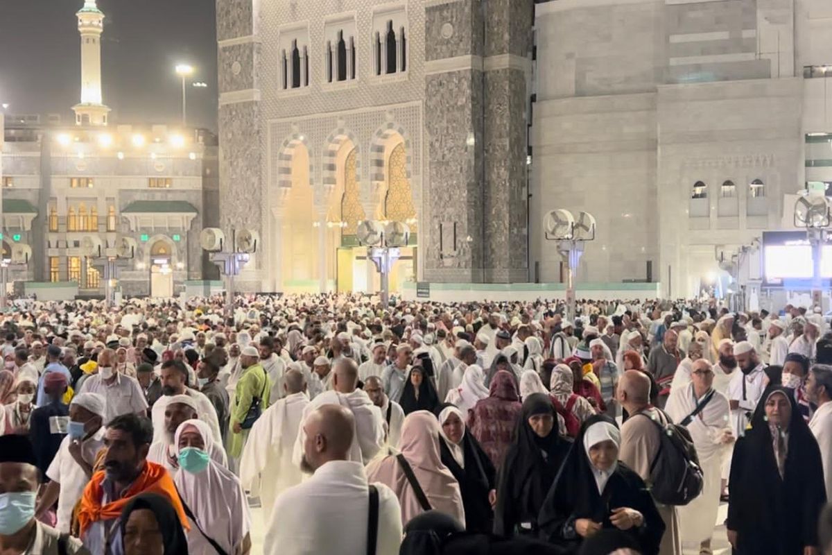 visa haji furoda 2025 kapan keluar, visa haji furoda tidak terbit, haji furoda 2025, kerugian visa haji furoda 2025, strategi memesan haji furoda, Cerita Travel Agent Kala Visa Haji Furoda Tak Terbit, Rugi atau Tidak?