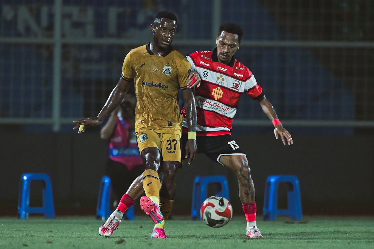 Bhayangkara FC, Madura United, Super League, Jordy Wehrmann, Awan Setho, Moussa Sidibe, Henri Doumbia, Hasil Bhayangkara FC Vs Madura United 3-1, Kebangkitan The Guardians