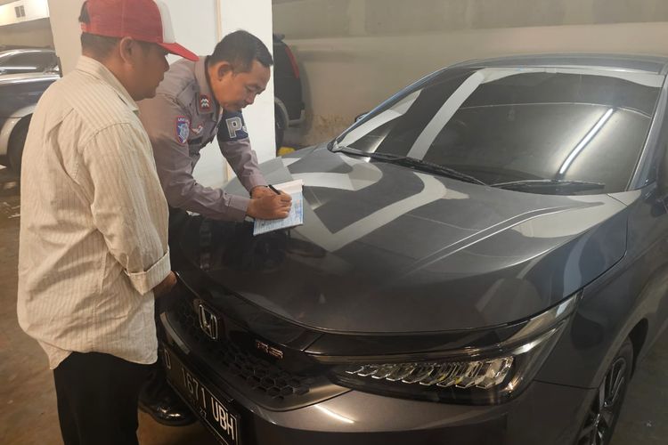 tilang manual, ETLE, tilang elektronik, Apa Bedanya Tilang Manual dengan Elektronik? Simak Penjelasannya
