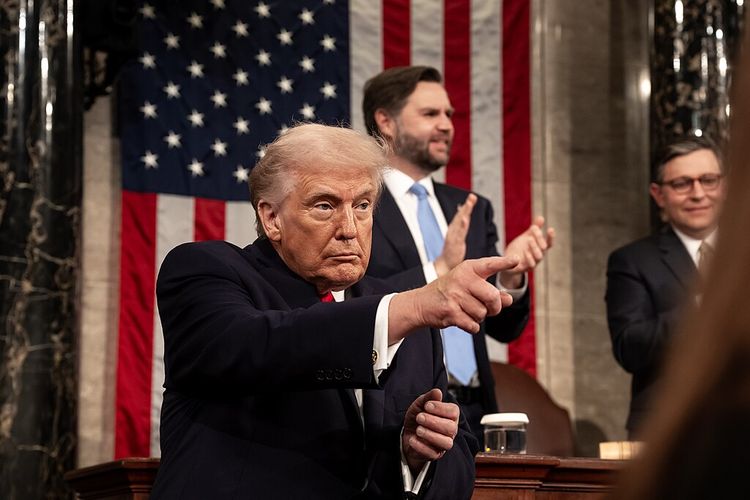 Donald Trump, Anthropic, Microsoft, Trump, Pentagon, risiko rantai pasok, Trump Blokir AI Anthropic, Microsoft Turun Tangan di Pengadilan