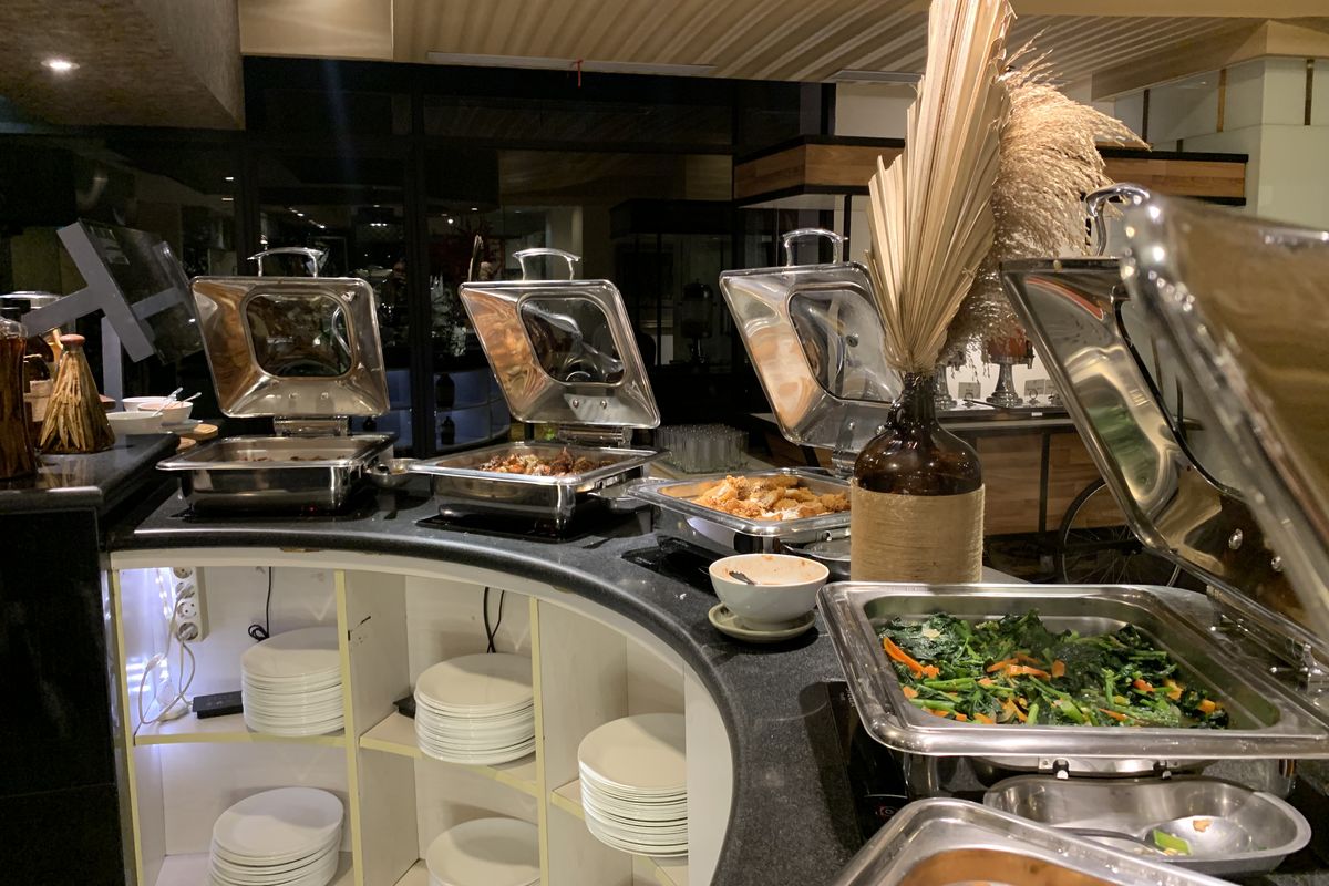 kenapa dilarang pakai sandal hotel saat sarapan, sandal hotel boleh dibawa keluar, Apakah diperbolehkan membawa sandal dari hotel, apakah sarapan di hotel bisa ambil sepuasnya, alasan dilarang pakai sandal hotel di restoran, Ini Alasan Dilarang Pakai Sandal Hotel Saat Sarapan Menurut Chef