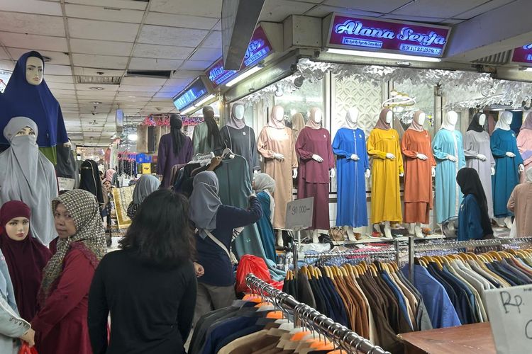 8 Tips Belanja Hemat dan Aman di Tanah Abang Jelang Lebaran