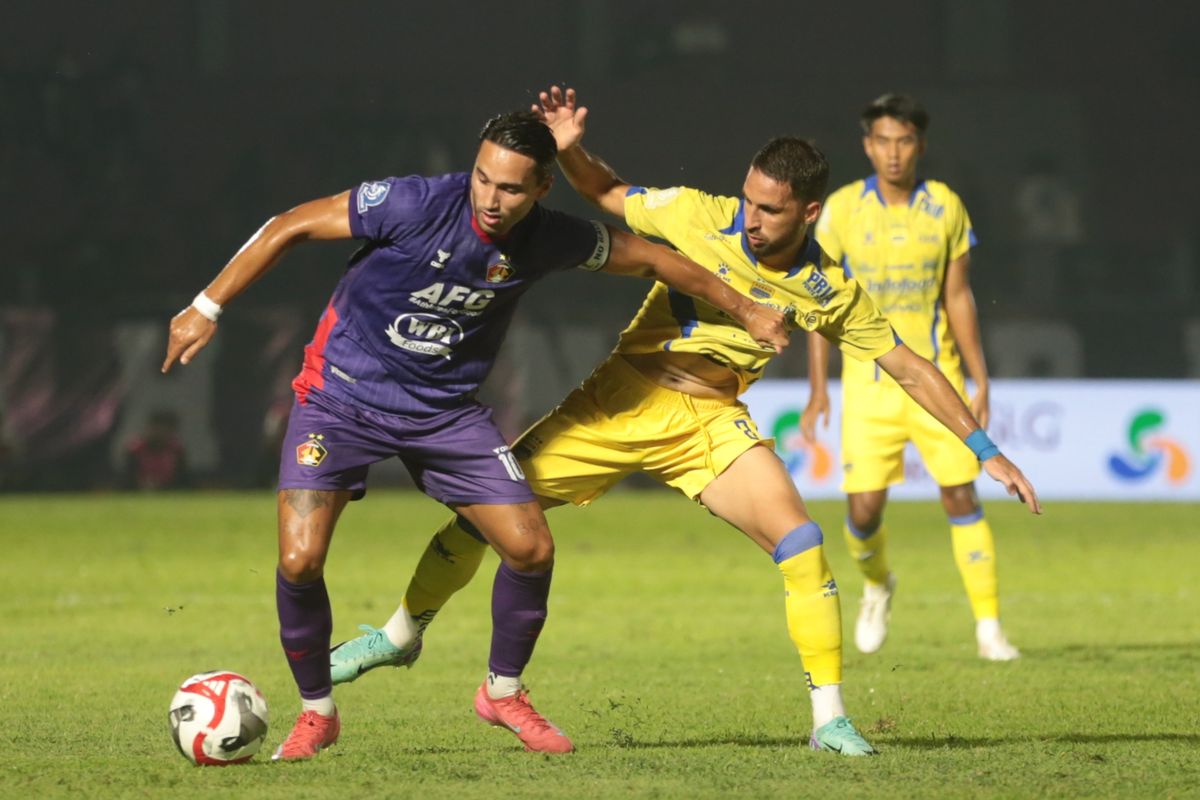 Persib Bandung, Persik Kediri, Saddil Ramdani, Hasil Persik Vs Persib 1-1: Drama di Akhir Laga, Maung Tunda ke Puncak
