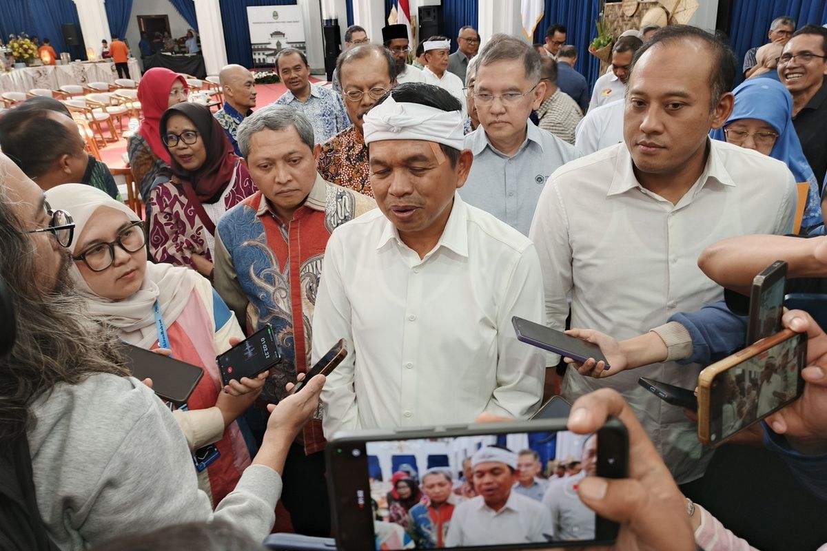 jawa barat, Dedi Mulyadi, gubernur jawa barat, utang piutang, Lembur Pakuan, Warga Mengadu Utang Piutang ke Lembur Pakuan, Dedi Mulyadi: Di Luar Kewajiban Kami