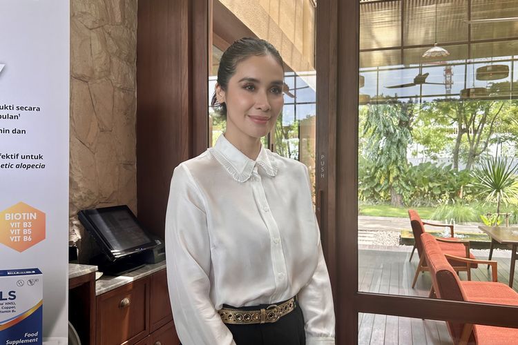 Marsha Timothy, kulit Marsha Timothy, Vino G Bastian, kulit marsha timothy, perawatan marsha timothy, marsha timothy usia, perawatan awet muda di klinik, awet muda di usia 40 tahun, 3 Perawatan Kulit Marsha Timothy, Tampil Awet Muda di Usia 46 Tahun