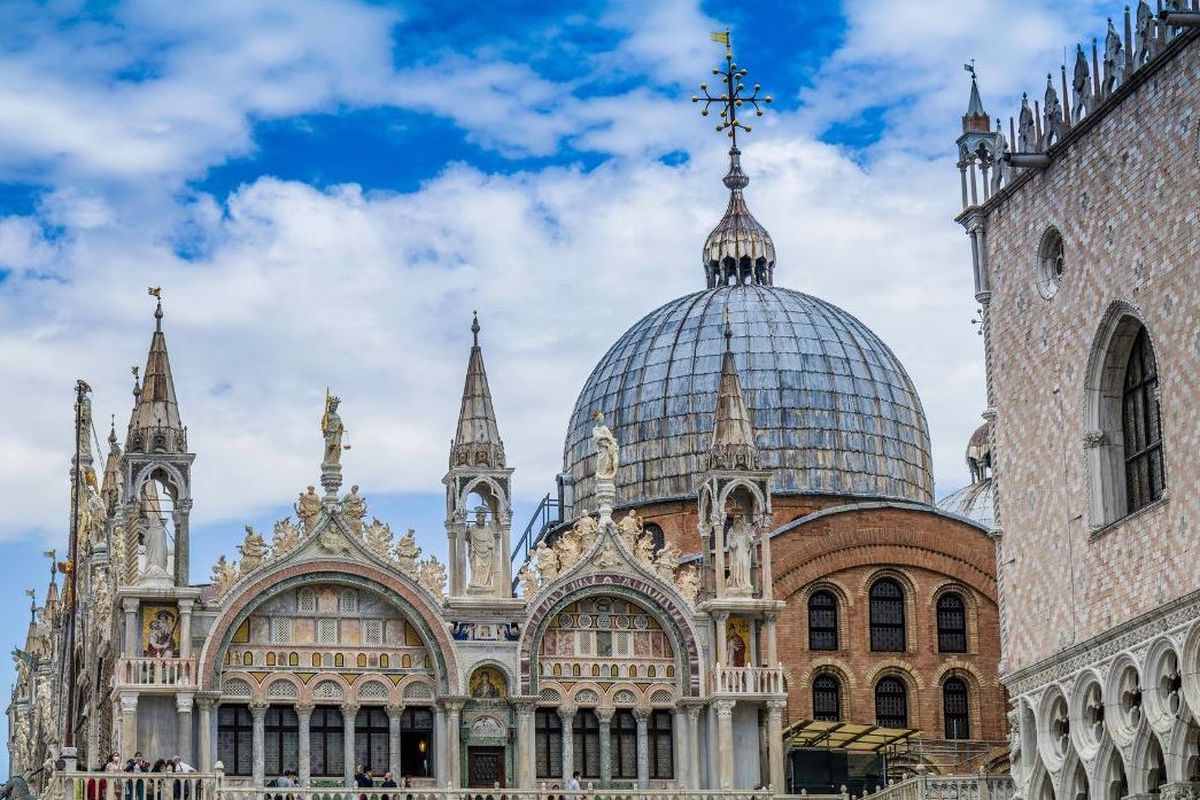 pernikahan jeff bezos, jeff bezos menikah di venesia, tempat Jeff Bezos menikah, lokasi ikonik di Venesia, Tempat Jeff Bezos Menikah, Intip 3 Lokasi Ikonik yang Bisa Kamu Kunjungi di Venesia
