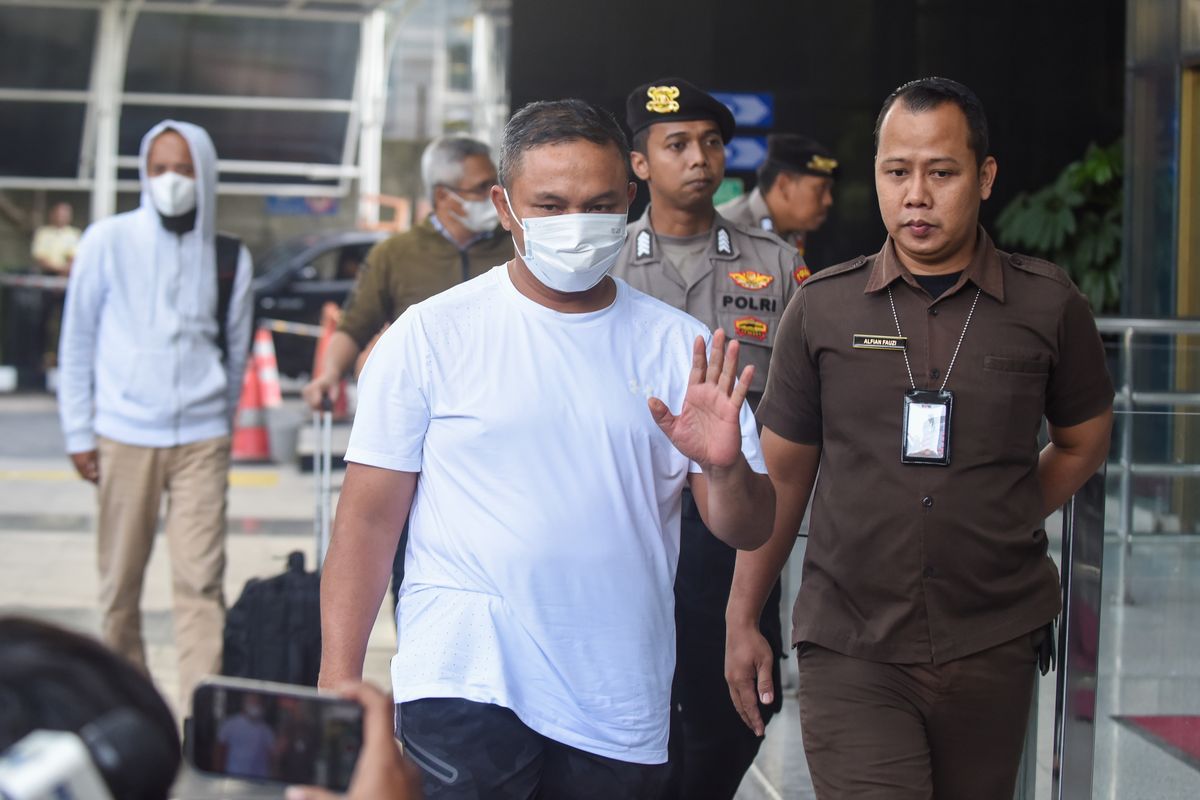 OTT KPK, ott gubernur riau, Gubernur riau abdul wahid ditangkap, kasus korupsi Gubernur Riau Abdul Wahid, daftar gubernur riau korupsi, Daftar 4 Gubernur Riau yang Tersandung Korupsi, Terbaru Abdul Wahid Terjaring OTT KPK, 1. Saleh Djasit (1998–2003), 2. Rusli Zainal (2003–2013), 3. Annas Maamun (2014–2019), 4. Abdul Wahid (2024–sekarang)