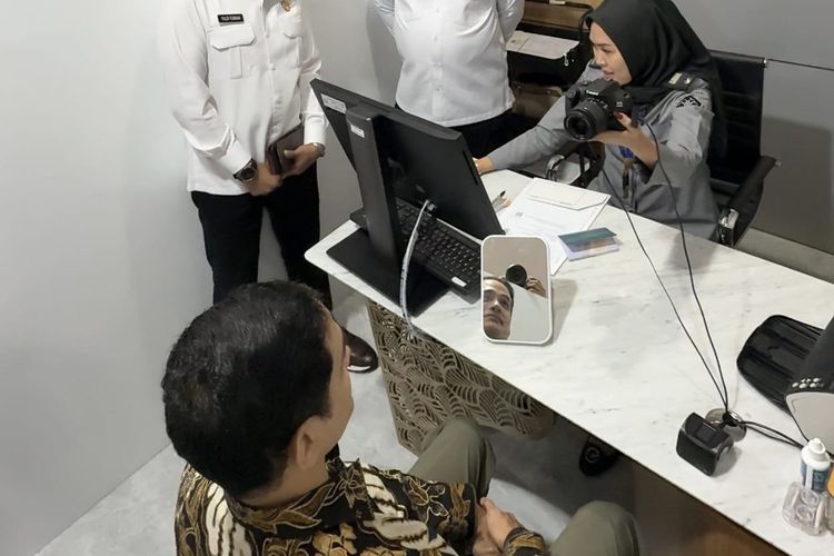 Immigration Lounge, paspor elektronik, Layanan imigrasi, immigration lounge, buat paspor di mal, Urus E-paspor Bisa Sambil Belanja di Mal Kebayoran Park, Sehari Langsung Jadi