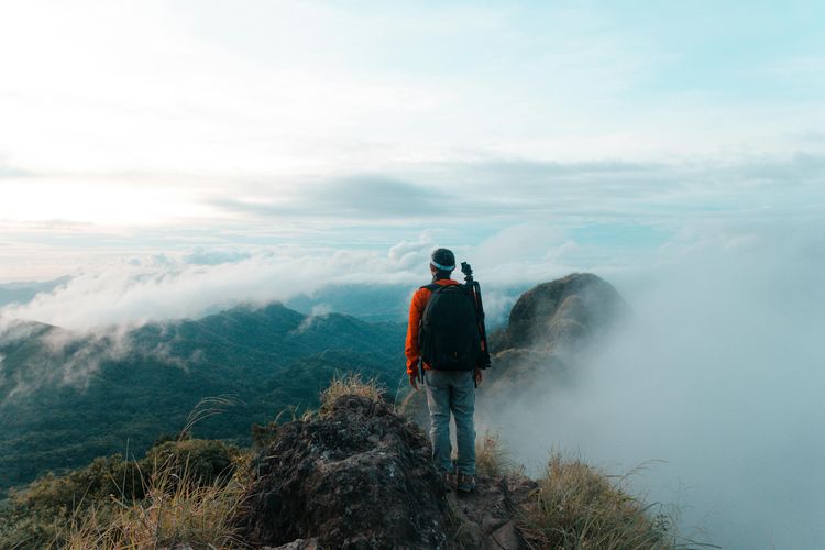 mendaki gunung, manfaat mendaki gunung, naik gunung, Mendaki gunung, Manfaat naik gunung, Mendaki Gunung, manfaat naik gunung, manfaat hiking, manfaat naik gunung untuk kesehatan, apa manfaat mendaki gunung, manfaat dari mendaki gunung, manfaat hiking mendaki gunung, 5 Manfaat Naik Gunung, Tak Cuma Bikin Bugar, 1. Mengurangi risiko penyakit jantung, 2. Meningkatkan keseimbangan dan koordinasi, 3. Meningkatkan mood, 4. Melatih diri agar tidak cepat menyerah, 5. Memberi rasa bangga
