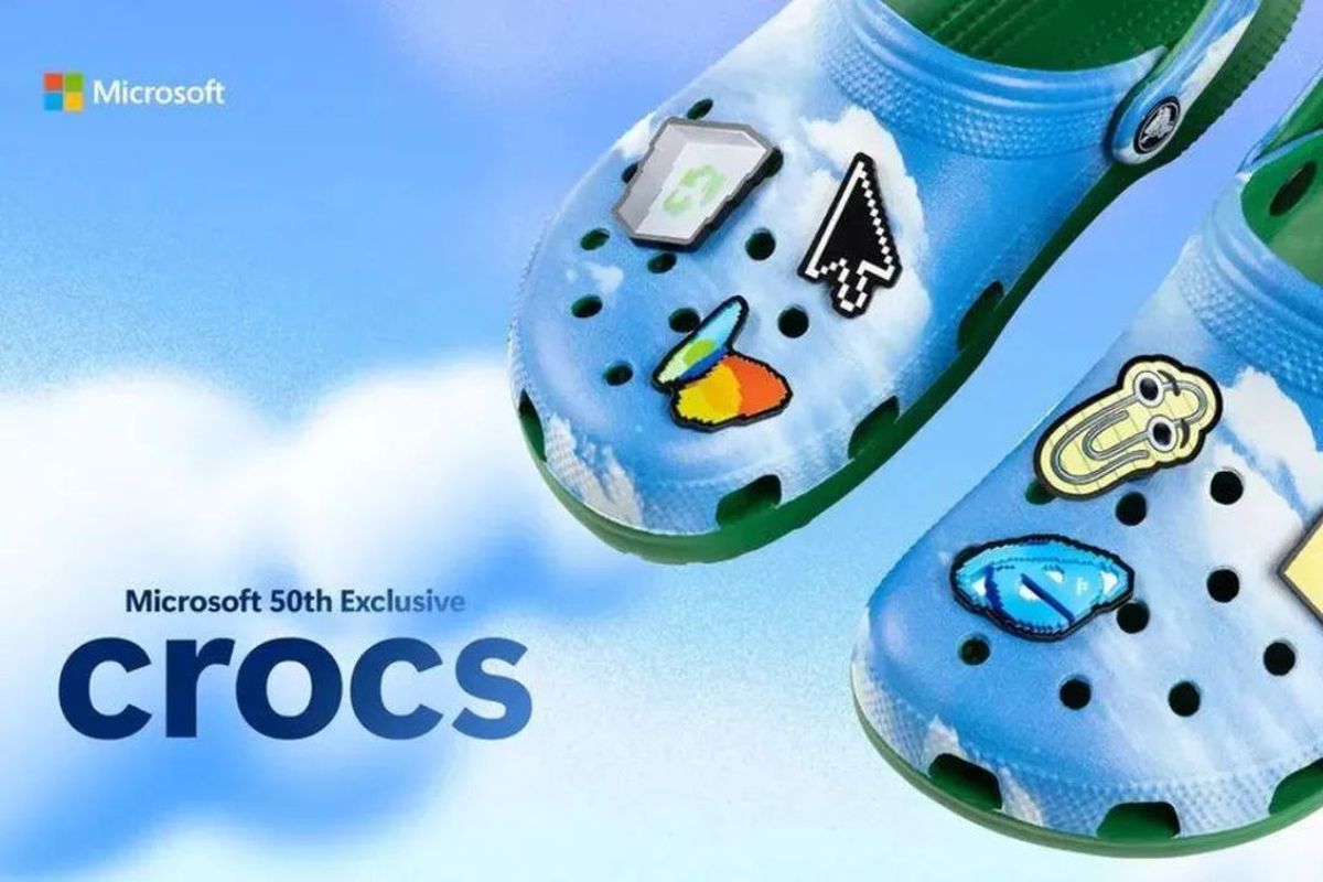 Crocs, Microsoft, sandal, Kolaborasi, Microsoft Jual Sandal Crocs Bertema Windows XP, Harganya Rp 1 Jutaan