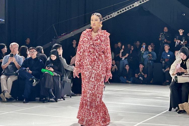DOUCAN, jf3 fashion festival, jf3 fashion festival 2025, DOUCAN Korea, desainer Korea Selatan, koleksi fashion DOUCAN, Koleksi Fashion DOUCAN Manfaatkan Wig Bekas dengan Gaya Trendi dan Modis