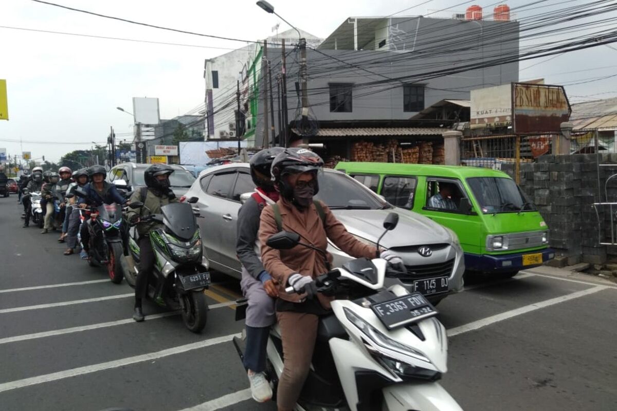 kemacetan, lalu lintas, Lalu Lintas, arus lalu lintas, kemacetan lalu lintas, kemacetan di cinere, Kemacetan Parah Melanda Jalan Cinere Depok akibat Proyek Gorong-gorong