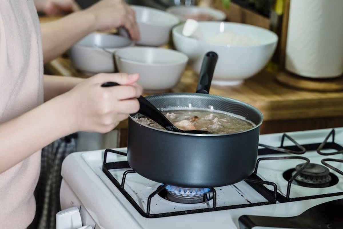 Tulang ayam, tulang ayam, kaldu tulang ayam, kaldu ayam, resep kaldu tulang ayam, Bahan kaldu tulang ayam, cara membuat kaldu tulang ayam, bahan kaldu tulang ayam, Jangan Buang Tulang Ayam, Ubah Jadi Kaldu Lezat Tambahkan 4 Bahan Ini