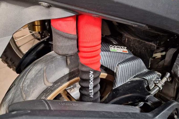 sokbreker motor, servis sokbreker, bengkel spesialis sokbreker, GG Suspension, perawatan sokbreker, Tak Cukup Disiram Air, Begini Perawatan Sokbreker saat Musim Hujan