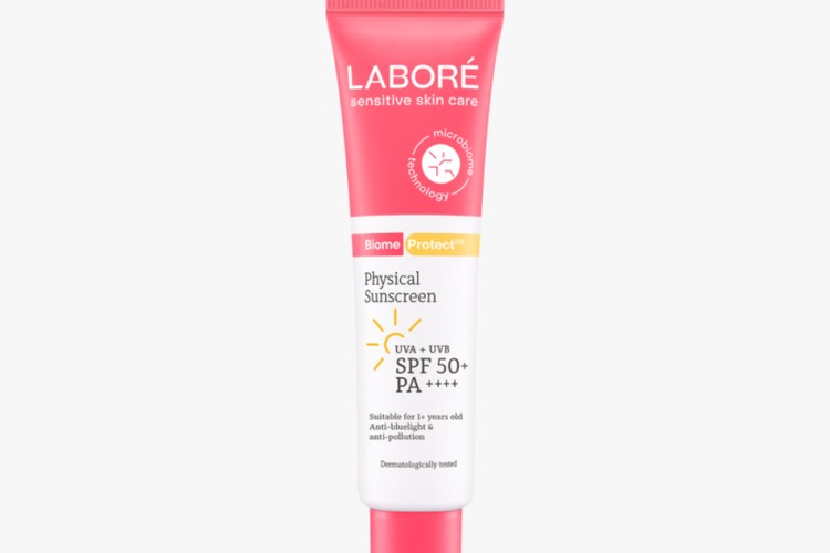 sunscreen, matte, kulit berminyak, sunscreen matte finish, oil control, makeup, Kahf, matte finish, Avoskin, 13 Rekomendasi Sunscreen Matte Finish untuk Kulit Berminyak, 1. SKINTIFIC Matte Fit Serum Sunscreen SPF50+ PA++++, 2. L'Oréal Paris UV Defender Matte &amp; Fresh SPF50+ PA++++, 3. Kahf Invisible Matte Sunscreen Stick SPF50 PA++++, 4. Avoskin The Great Shield Sunscreen SPF 50 PA++++, 5. N'PURE Cica Beat The Sun Matte SPF50+ PA++++, 6. Biore UV Fresh &amp; Bright Oil Control Matte SPF50+ PA+++, 7. Facetology Triple Care Sunscreen SPF40 PA+++, 8. Carasun Healthy Matte UV Protector SPF45 PA++++, 9. The Aubree Artemisia Daily Sunscreen SPF 50 PA++++, 10. TERATU BEAUTY Tinted Physical Sunscreen , 11. LABORÉ Physical Sunscreen SPF50 PA++++, 12. La Roche-Posay Anthelios Anti-Shine SPF50+, 13. Wardah UV Shield Acne Calming Sunscreen Moisturizer SPF35 PA+++