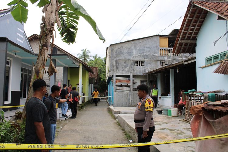 Kebumen, Satpol PP, Mochamad Faik, Anggota Satpol PP, Tragedi Evakuasi ODGJ di Kebumen, Satu Anggota Satpol PP Tewas, Anggota TNI Luka, Kronologi Kejadian, Berawal dari Aduan Warga, Detik-detik Penyerangan dan Luka Fatal, Sosok Berdedikasi yang Sedang Menempuh Kuliah, Duka Bertubi bagi Keluarga