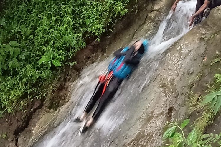 KULON PROGO, Air Terjun Bukit Sebantung, Kulon Progo, air terjun Bukit Sebantung, Wisata Kulon Progo, Air Terjun Bukit Sebantung kulon progo, Serunya Canyoning di Air Terjun Bukit Sebantung, Kulon Progo