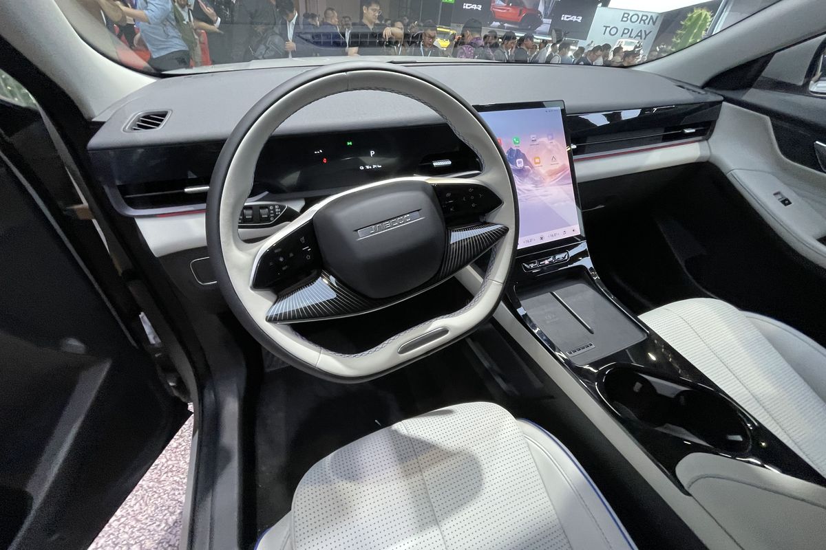 Jaecoo, J5 EV, Jaecoo Indonesia, Mengulas Interior Jaecoo J5 EV yang Dipamerkan di Auto Shanghai 2025