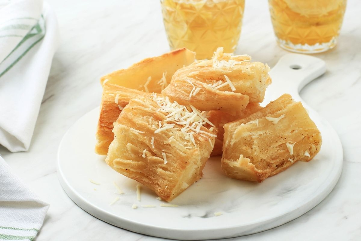 goreng singkong, resep singkong goreng merekah, tips memasak singkong, singkong goreng mekar, trik singkong renyah, Resep Singkong Goreng Tanpa Dikukus dan Air Es, 1 Langkah Ini Bikin Hasilnya Merekah