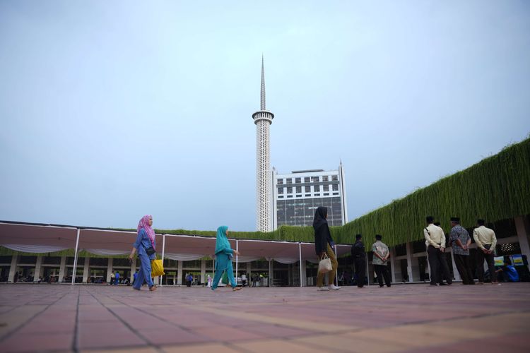 kapan masjid istiqlal dibangun, gibran shalat id di jakarta, prabowo shalat id di istiqlal, kapan masjid istiqlal didirikan dan siapa pendirinya, makna bangunan masjid istiqlal, apakah masjid istiqlal terbesar di asia tenggara, prabowo gibran shalat idul fitri di masjid istiqlal, Jadi Lokasi Prabowo dan Gibran Shalat Id, Ini 10 Fakta Menarik Masjid Istiqlal, 1. Dibangun sejak tahun 1961, 3. Menghadap ke dua arah, 5. Arsitek Masjid Istiqlal non-muslim, 6. Simbol kerukunan umat agama, 7. Arti bangunan Masjid Istiqlal, 8. Pembangunan Masjid Istiqlal sempat terhenti, 10. Rumah ibadah ramah lingkungan pertama di dunia