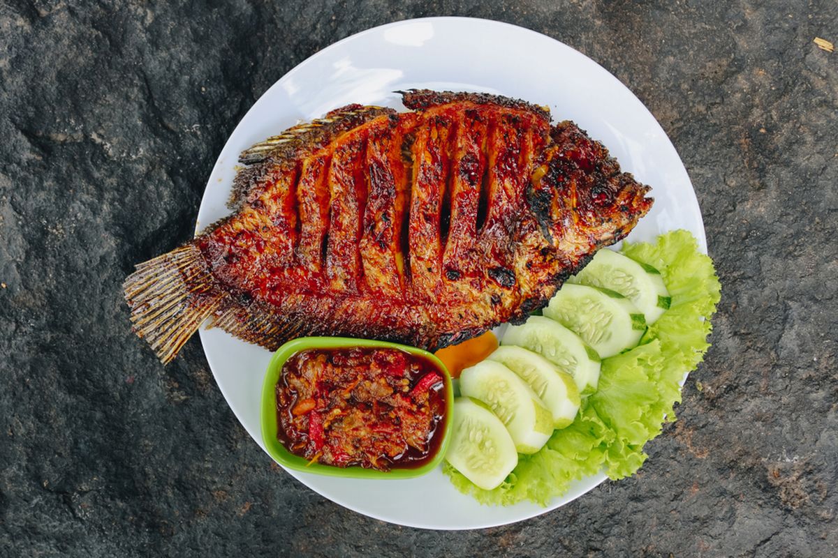 gurame, patin, Chef Ungkap Cara Mengolah Gurame dan Patin agar Tidak Bau Tanah Saat Musim Hujan