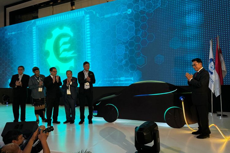 Achmad Rofiqi, transisi energi, Insentif Mobil Listrik 2026: Pemerintah Fokus BEV, Hybrid Dikecualikan