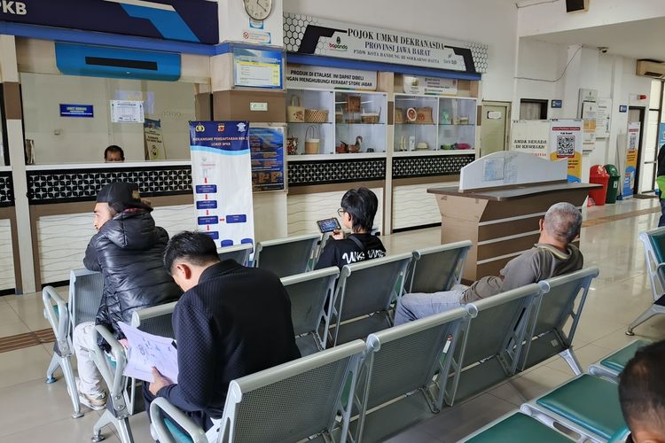 pajak kendaraan bermotor, pemutihan pajak, Bapenda Jabar, Pajak Kendaraan Bermotor, pemutihan pajak jabar 2025, Pemutihan Pajak Kendaraan di Jabar Diperpanjang: Beri Banyak Keringanan, Cukup Bayar Tahun Ini Saja