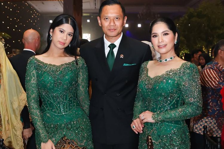 Kalung zamrud, kalung emerald, kalung zamrud, kalung annisa pohan, gaya annisa pohan, gaya kebaya annisa pohan, annisa pohan hadir di ngunduh mantu al ghazali, Pesona Mewah Emerald Annisa Pohan di Ngunduh Mantu Al Ghazali, Harganya Capai Rp 700 Juta,  Perhiasan Annisa Pohan saat ngunduh mantu Al Ghazali dan Alyssa, Kalung zamrud mewah yang bisa dikenakan untuk gelang, Baca juga: , Gaya elegan ala Annisa Pohan