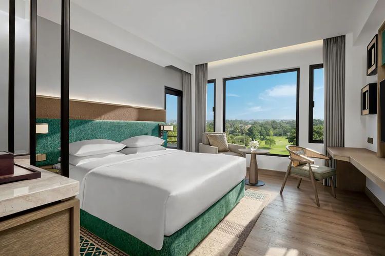 Mulai dari Bali hingga NTT, hotel ramah lingkungan ini menawarkan pengalaman staycation nyaman dengan konsep berkelanjutan. Salah satunya Hyatt Regency Yogyakarta., 1. Hyatt Regency Yogyakarta, 2. Soori Bali, 3. Greenhost Boutique Hotel Prawirotaman, 4. Alila Villas Uluwatu, 5. Merumatta Senggigi Lombok, 6. Alila Solo, 7. Mercure Bali Sanur Resort, 8. Nihi Sumba