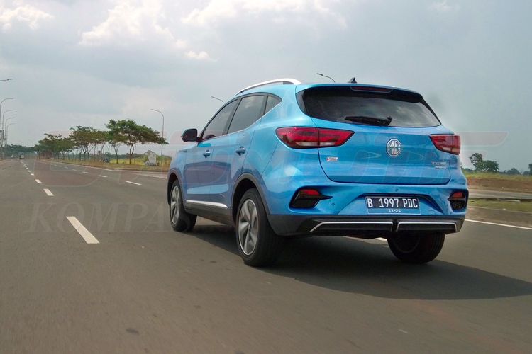 mobil listrik, SPKLU, Baterai EV Mau Habis Saat SPKLU Masih Jauh, Apa yang Harus Dilakukan?