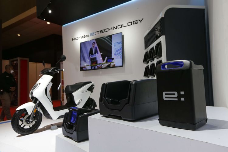 honda motor, baterai motor listrik, Mobile Power Pack e:, baterai motor listrik honda, baterai honda, Honda Ubah Baterai Motor Listrik Jadi Sumber Energi Rumah Tangga