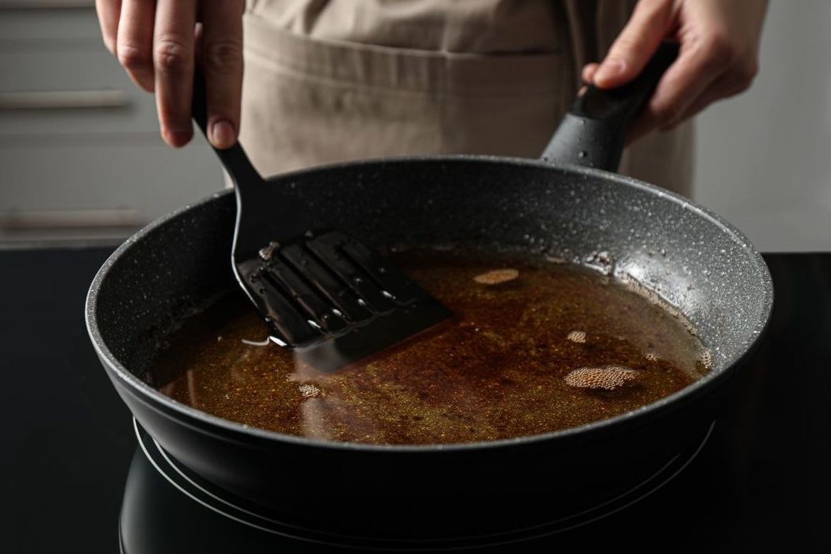 minyak goreng bau tengik, minyak goreng kotor, menghilangkan bau tengik minyak goreng, minyak goreng bau, bau tengik di minyak goreng, serai menghilangkan bau tengik minyak goreng, Cara Mudah Menghilangkan Bau Tengik di Minyak Goreng Kotor, Salah Satunya Pakai Serai